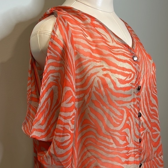 ✨HOST PICK✨ Women’s Coral & Gray Zebra Print Sheer Shirt - Picture 7 of 12